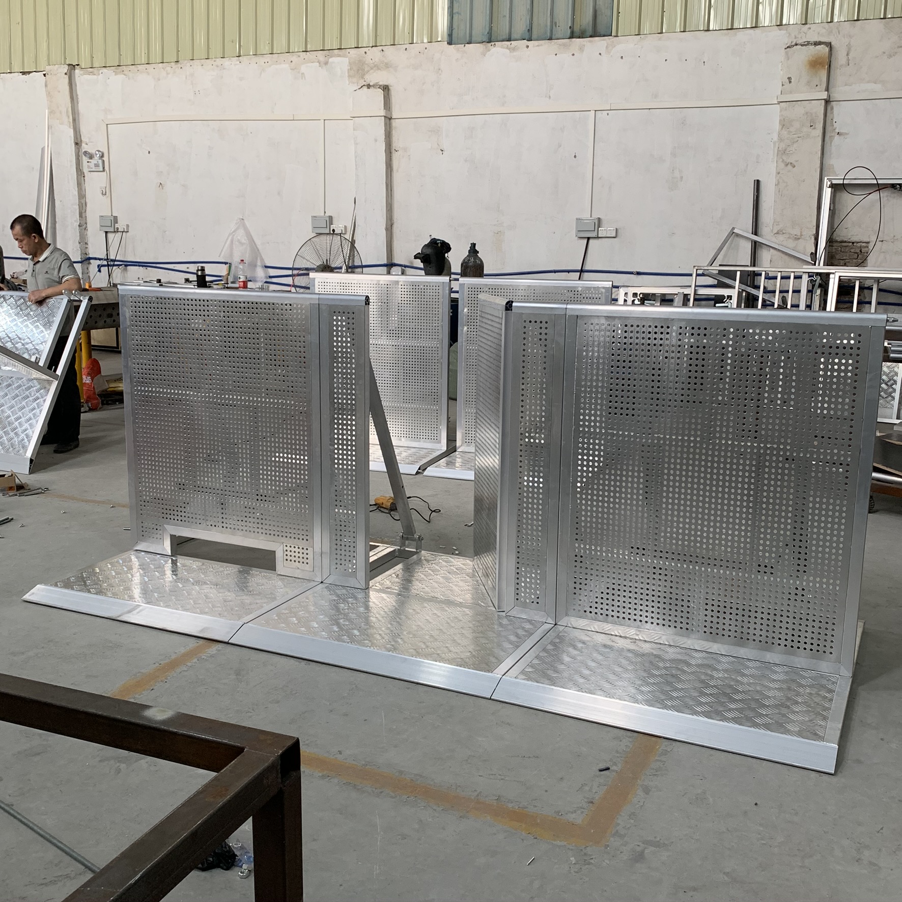 Customized Aluminum Barricade Steel Portable Safety Barrier Gate