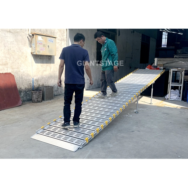 China customized 3m Folding Ramps Aluminum Loading Ramp